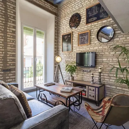Chezmoihomes Loft Cathedral Apartment Granada